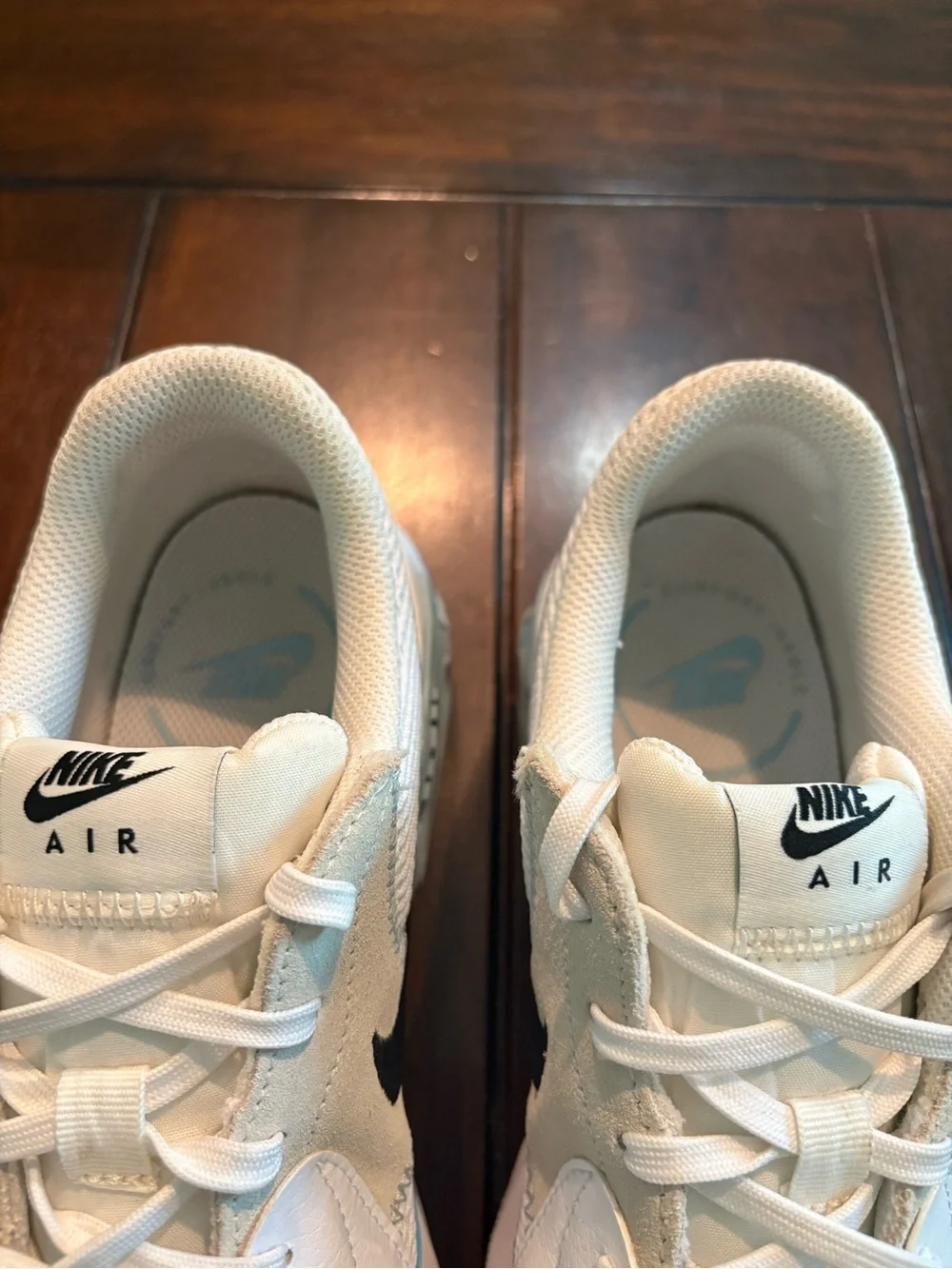 Nike Air Max Low-Top Sneakers in Light Blue, White & Black, Women’s size 9